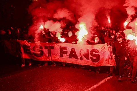 بسبب الألعاب النارية.. تأخر انطلاق مباراة بريست وريال مدريد في دوري أبطال أوروبا